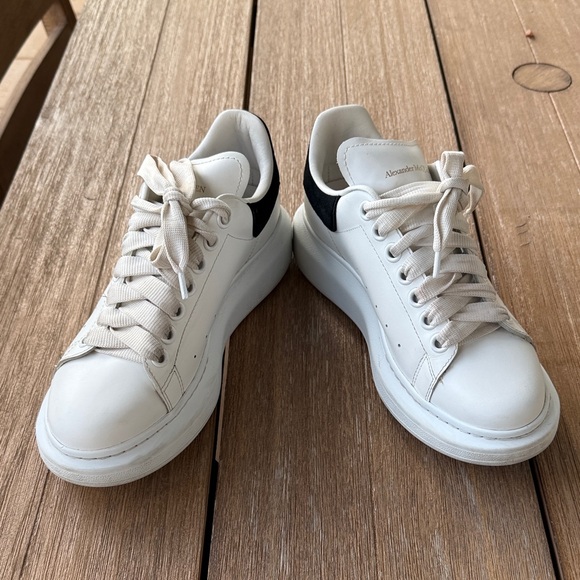 Alexander McQueen White and Black Leather Sneakers - Picture 3 of 4